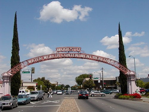 Modesto City Arch